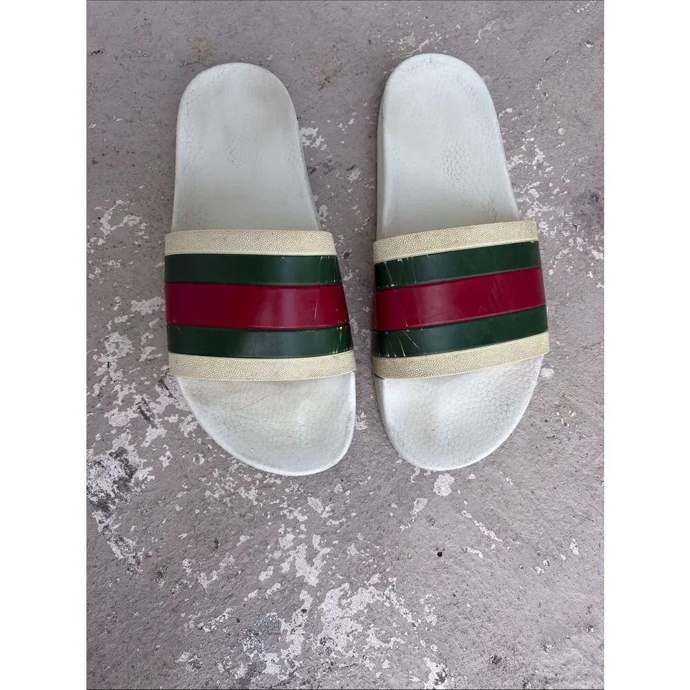 Gucci white 72 pool slides